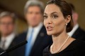 Angelina Jolie revela ter removido seios por causa de câncer