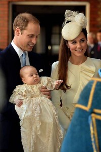 Príncipe William e Kate batizam novo príncipe George-7
